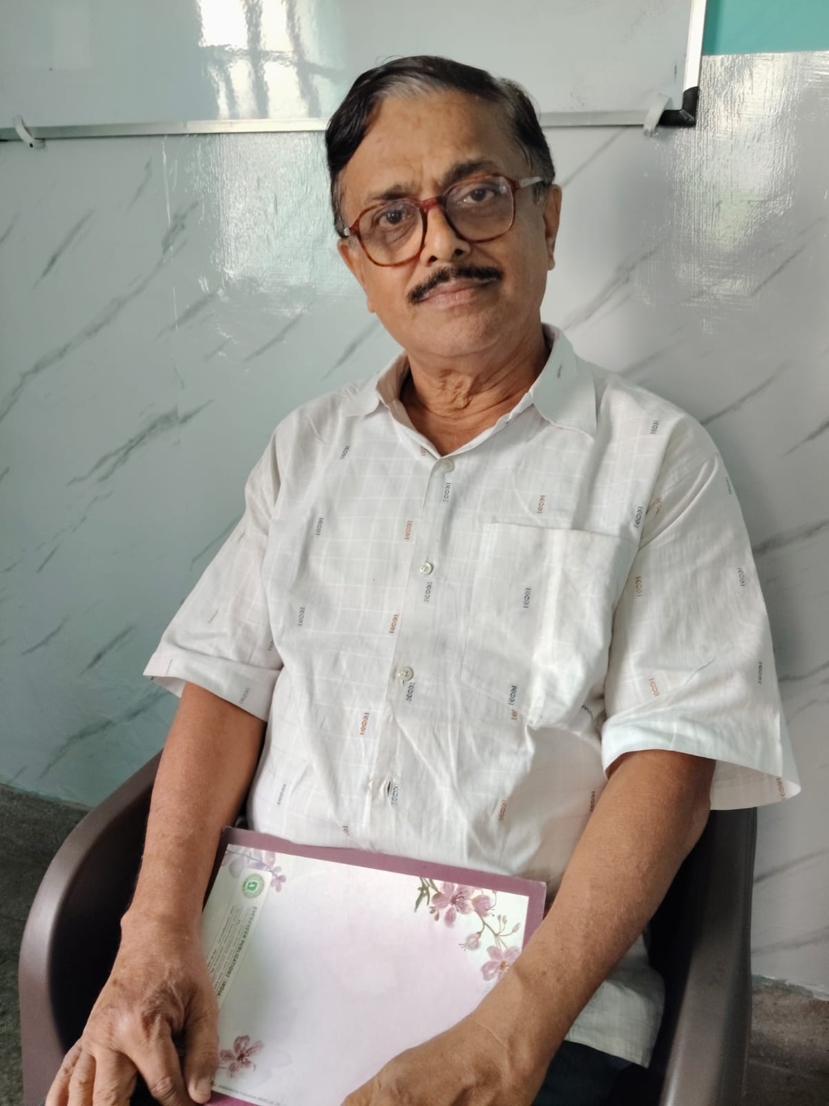 Partha Pratim Bhattacharjee, senior English mentor at best coaching centre in Kaikhali